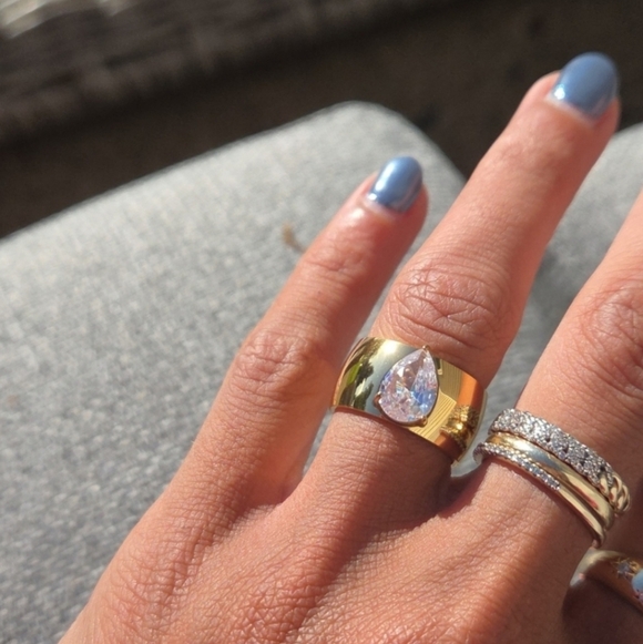 Jewelry - Nwt Non Tarnish Pear Cubic Zirconia Ring